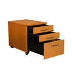 Begagnad hurts med tre lådor