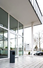 Papperskorg 17 L med askkopp svart