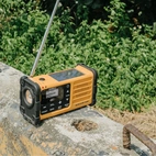 Vevradio MMR88 med inbyggd ficklampa
