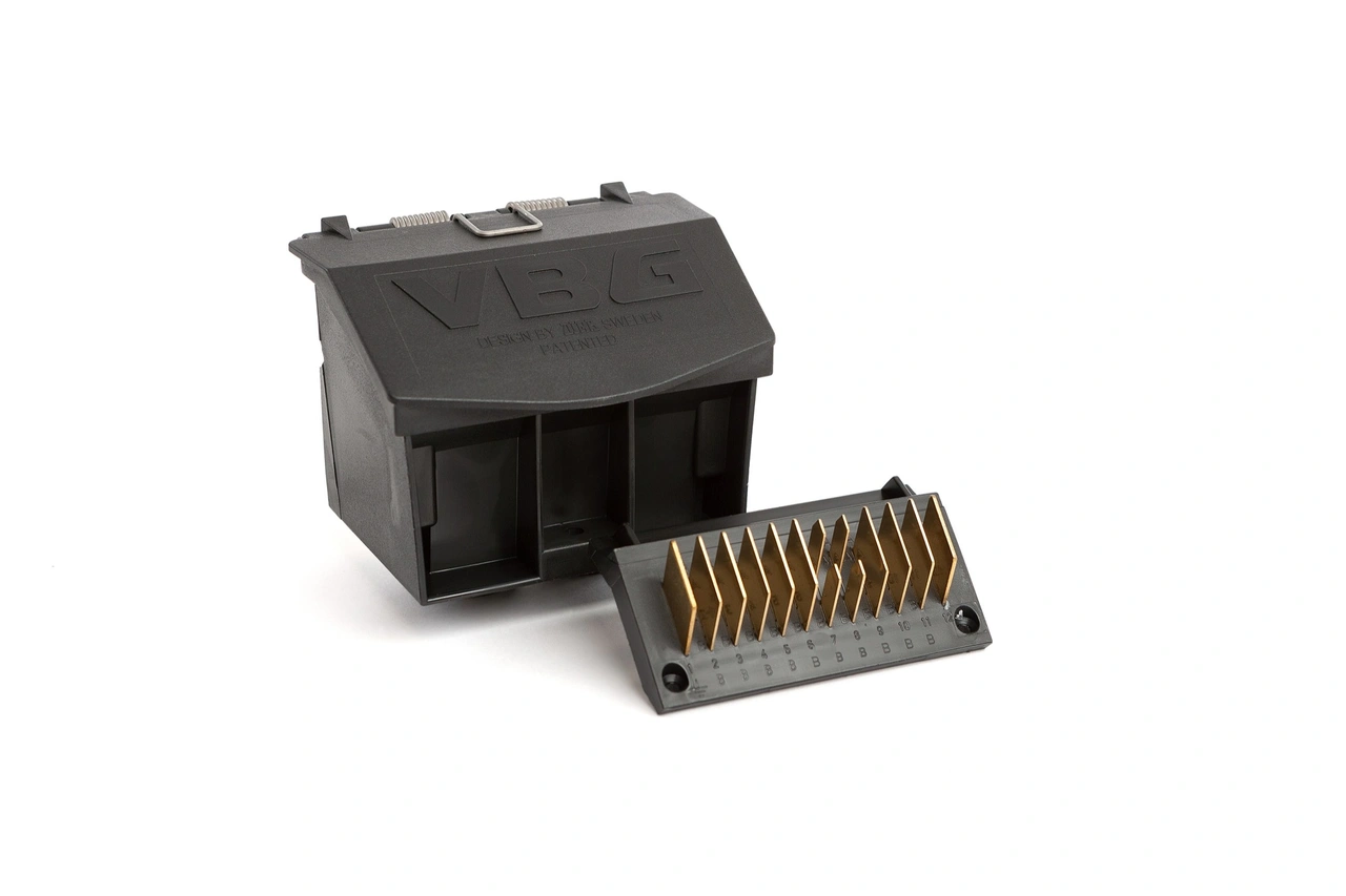 VBG K-LÅDA 14-POL, KOMPLETT MED INSATS